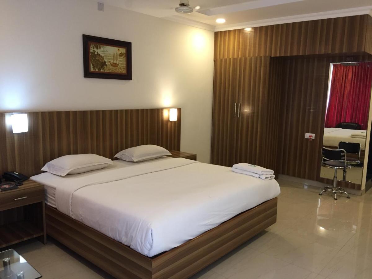 Hotel Green Park Suites Manipal Zewnętrze zdjęcie